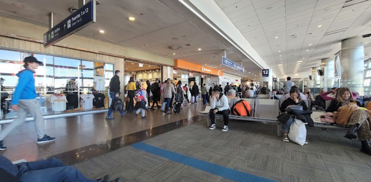 Aeromexico Airlines AEP Airport Terminal