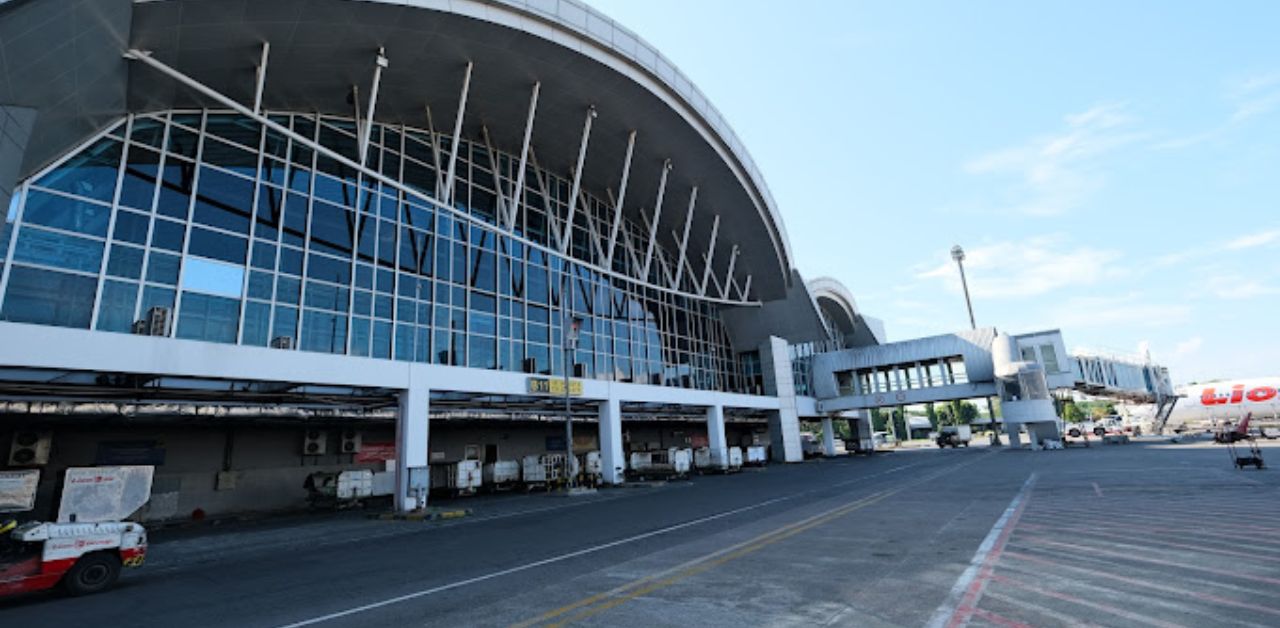 9 Air UPG Airport Terminal