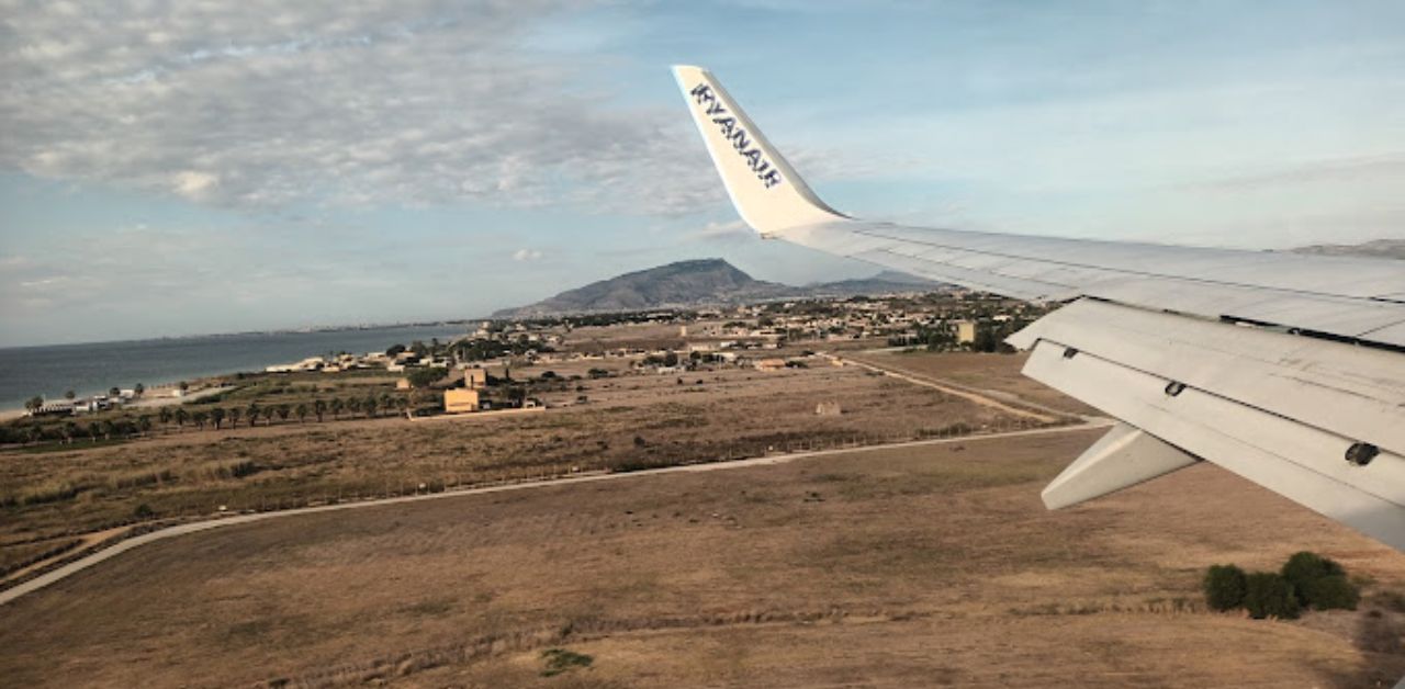Ryanair TPS Airport Terminal