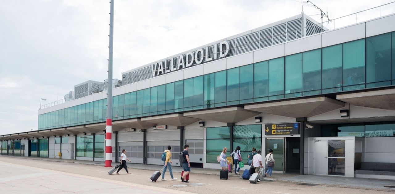 Ryanair VLL Airport Terminal